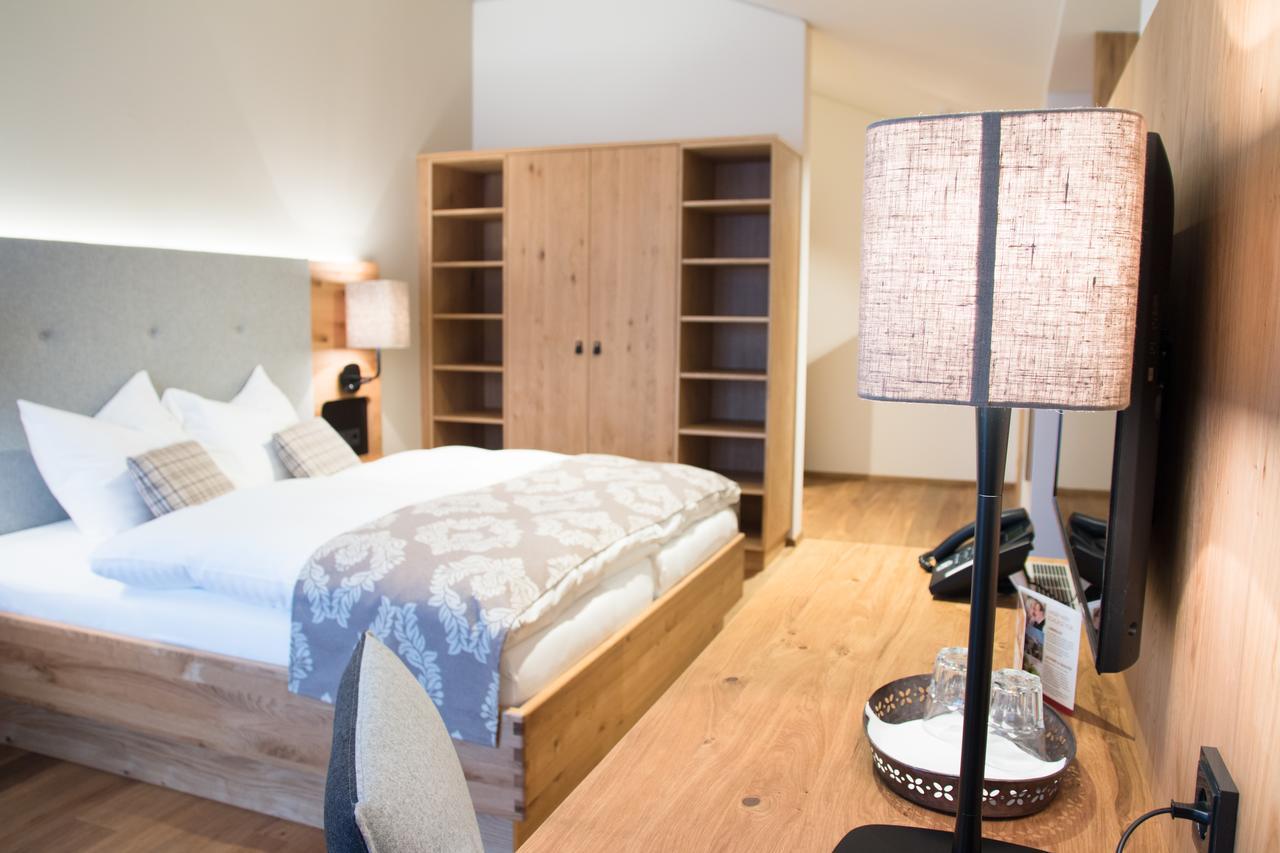 Landgasthaus Helpfauer Hof Bagian luar foto